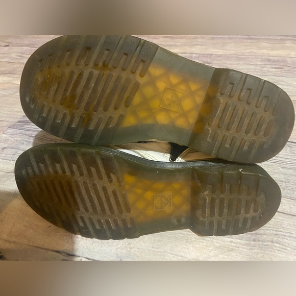 Dr. Martens Boots Youth 4 Combat Ankle Bootie White Faux Leather Lace Up Casual - Picture 5 of 6